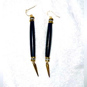 Shallwista Black and Gold Earrings